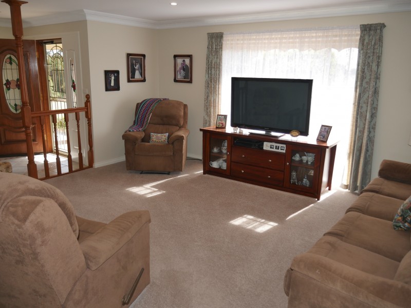 82 Almond Road, Leeton NSW 2705