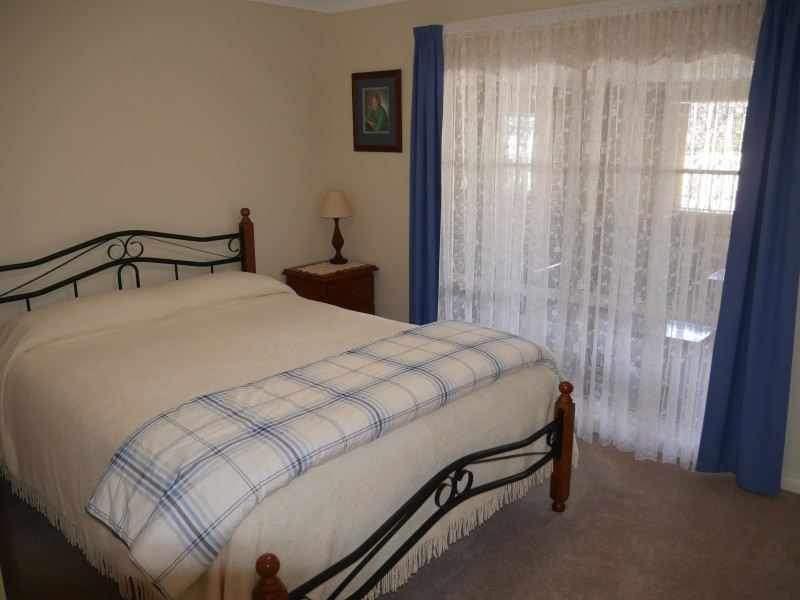 82 Almond Road, Leeton NSW 2705