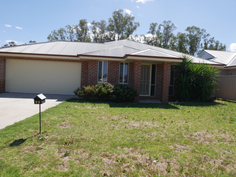 23 Golf Club Drive, Leeton NSW 2705