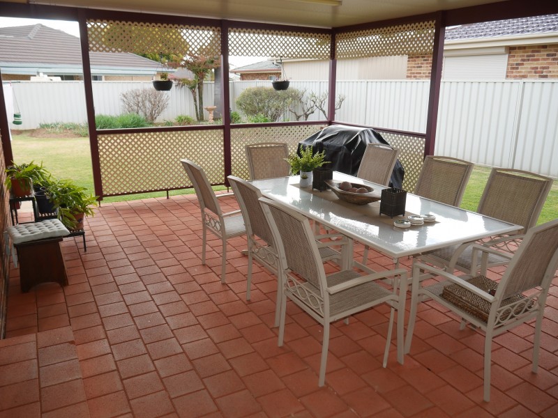 30 Muntenpen Street, Leeton NSW 2705