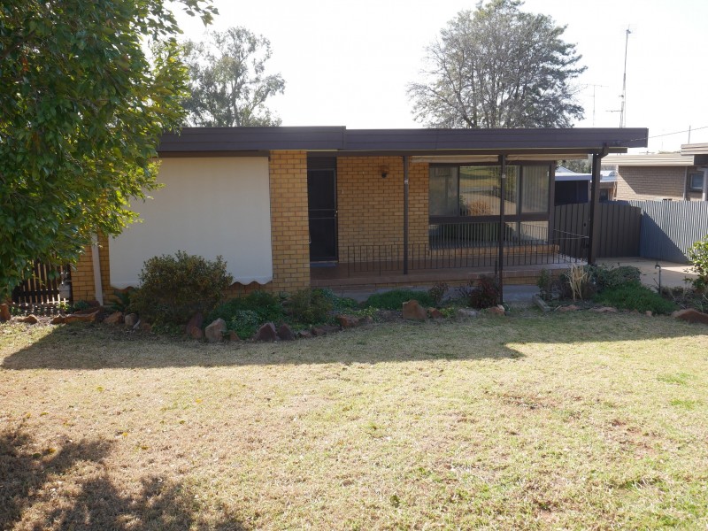 18 Mitchell Street, Leeton NSW 2705