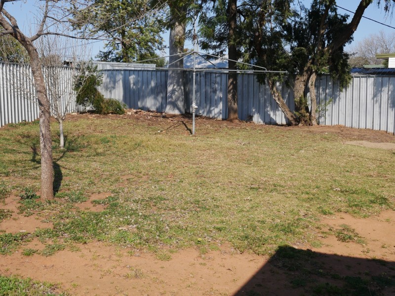 2 Hickory Street, Leeton NSW 2705