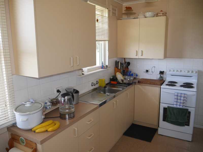 39 Railway Avenue, Leeton NSW 2705