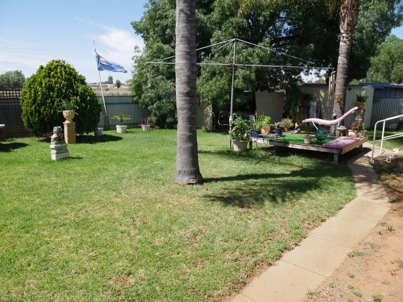 39 Railway Avenue, Leeton NSW 2705