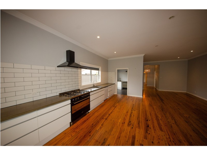 16 Yanco Avenue, Leeton NSW 2705