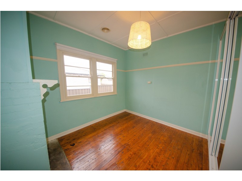 16 Yanco Avenue, Leeton NSW 2705