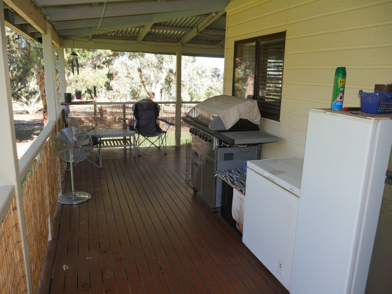 91 Deveril Rd, Leeton NSW 2705