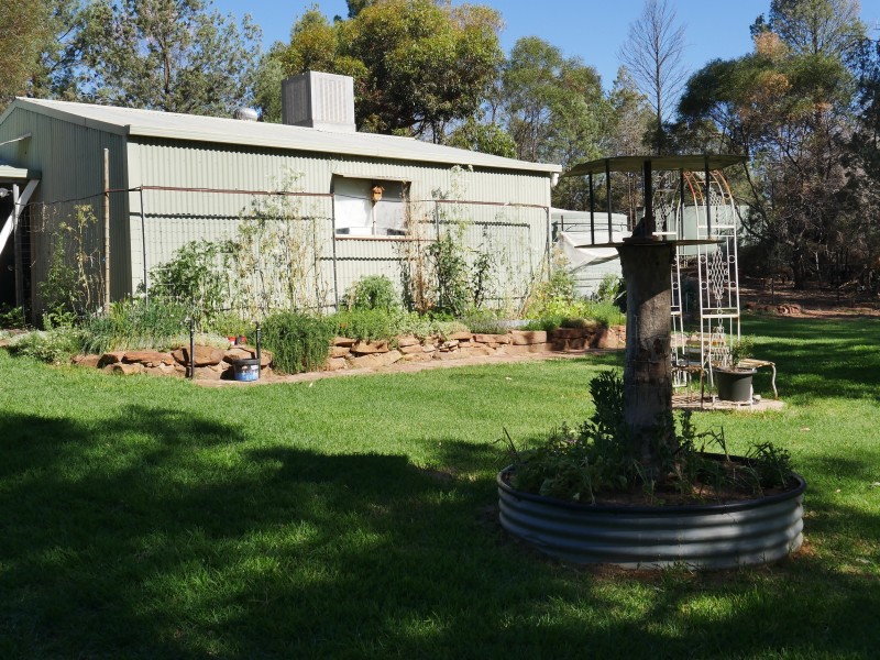 91 Deveril Rd, Leeton NSW 2705