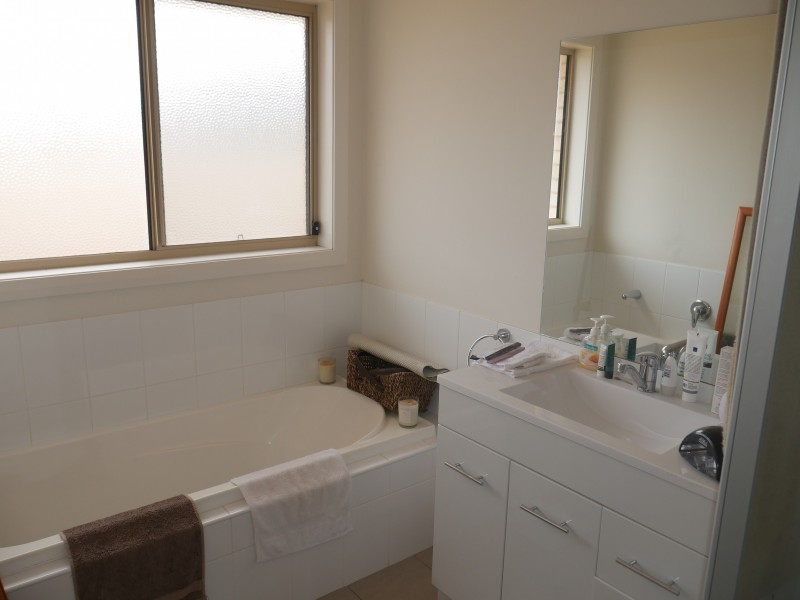 32 Lake Paddock Drive, Leeton NSW 2705