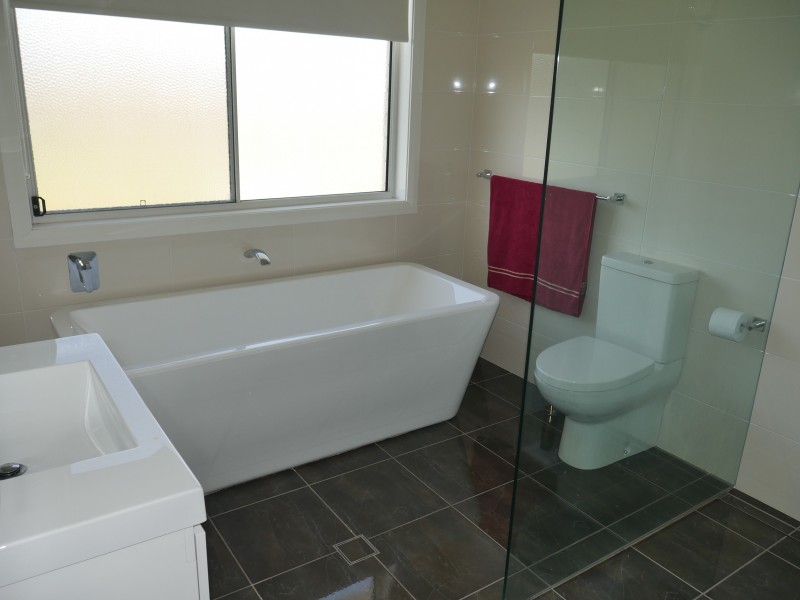 123 Fivebough Road, Leeton NSW 2705