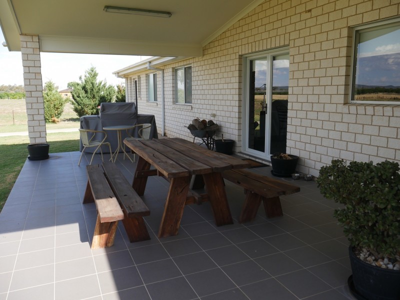 123 Fivebough Road, Leeton NSW 2705