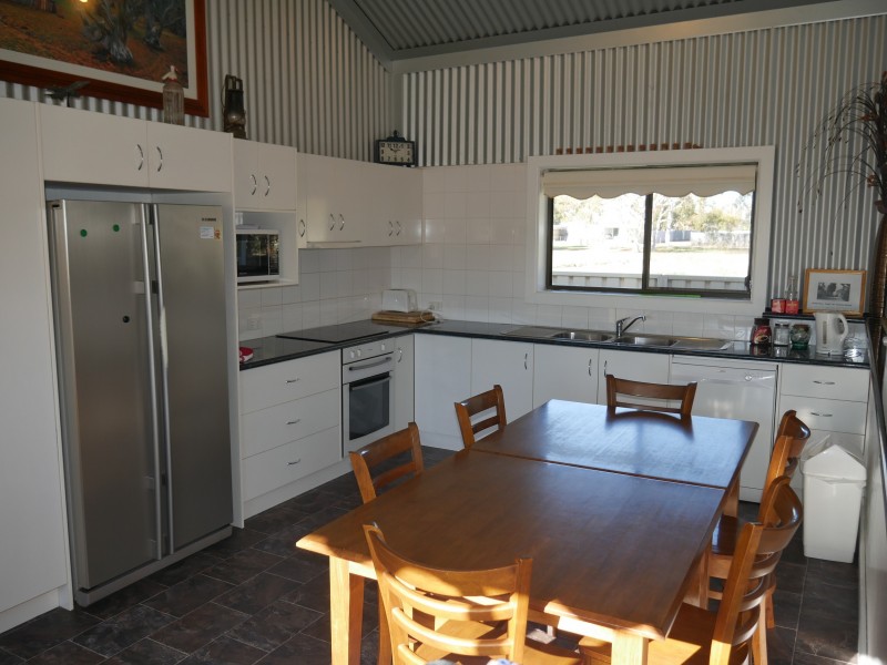 32 Main Avenue, Yanco, Leeton NSW 2705