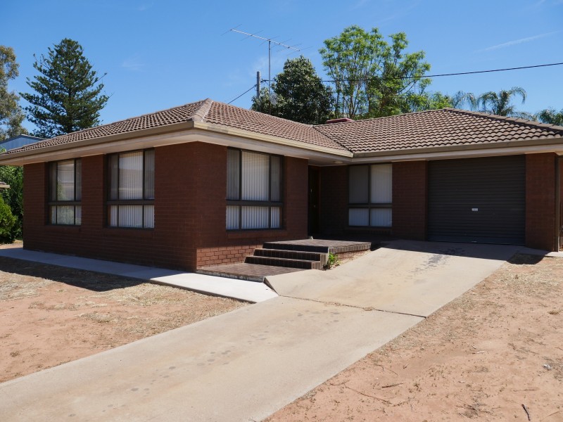 7 Aspen Crescent, Leeton NSW 2705