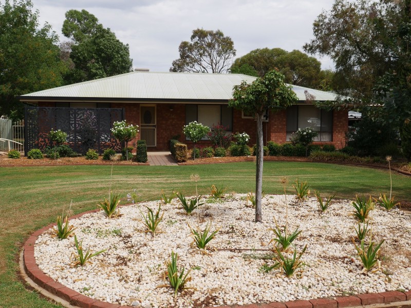 55-57 Daalbata Road, Leeton NSW 2705