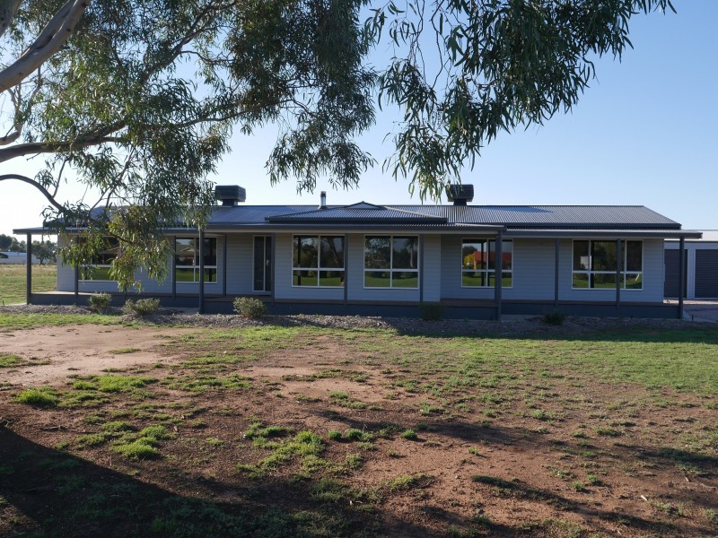 93 Almond Road, Leeton NSW 2705