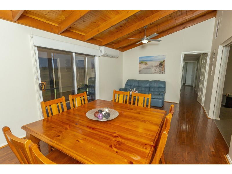 93 Almond Road, Leeton NSW 2705