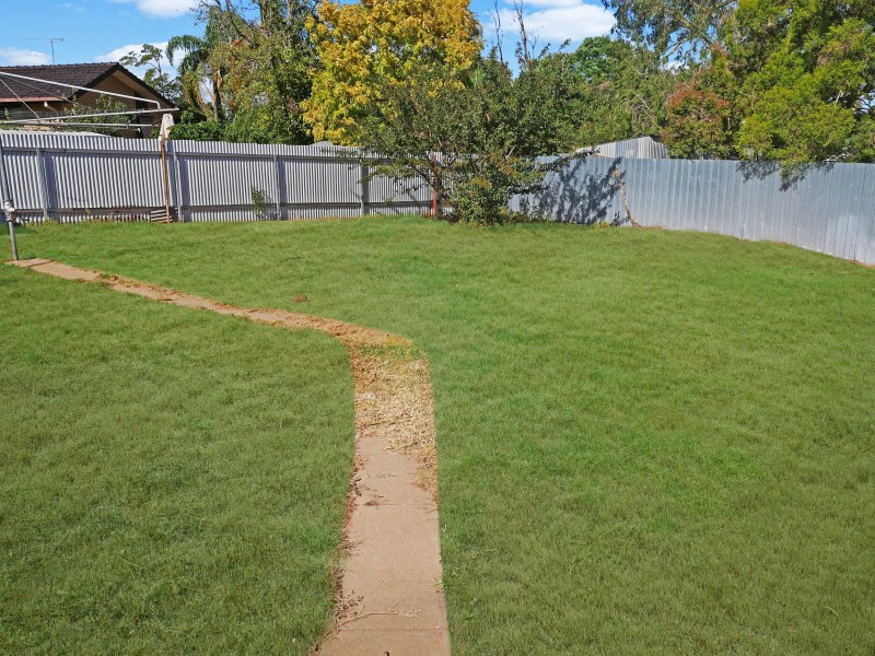 24 Lightwood Street, Leeton NSW 2705