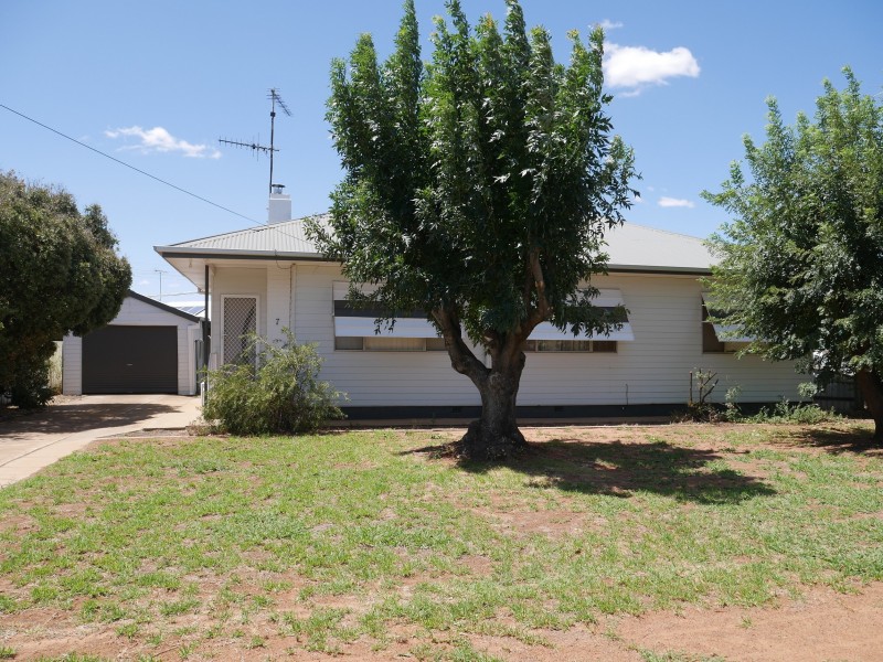 7 Carabeen Avenue, Leeton NSW 2705