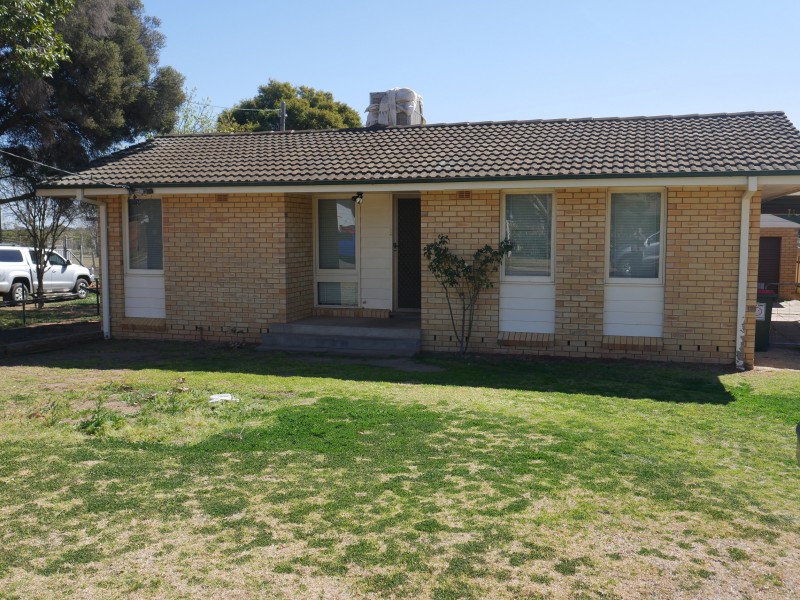 15 Gossamer Street, Leeton NSW 2705