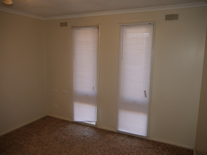 15 Gossamer Street, Leeton NSW 2705