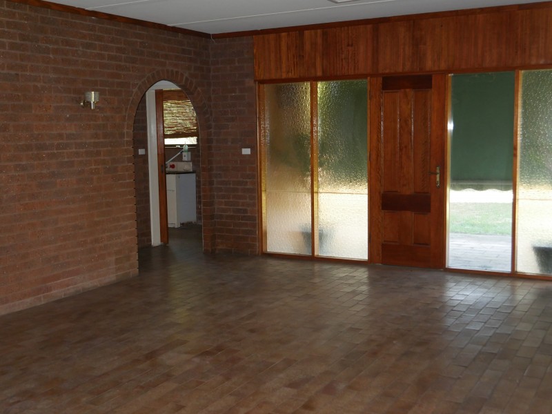 249 Toorak Road, Leeton NSW 2705