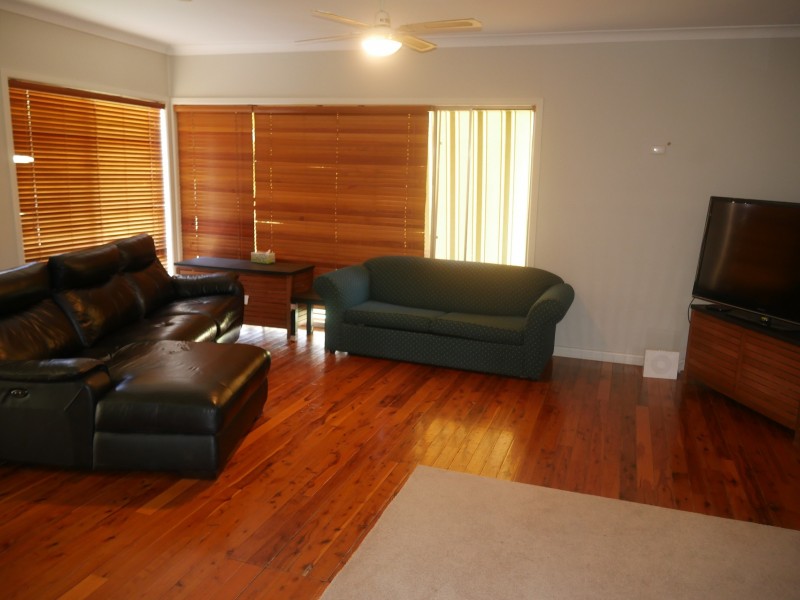 10 Canal St, Leeton NSW 2705