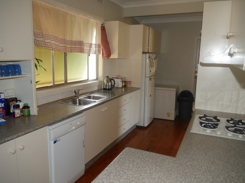 10 Canal St, Leeton NSW 2705