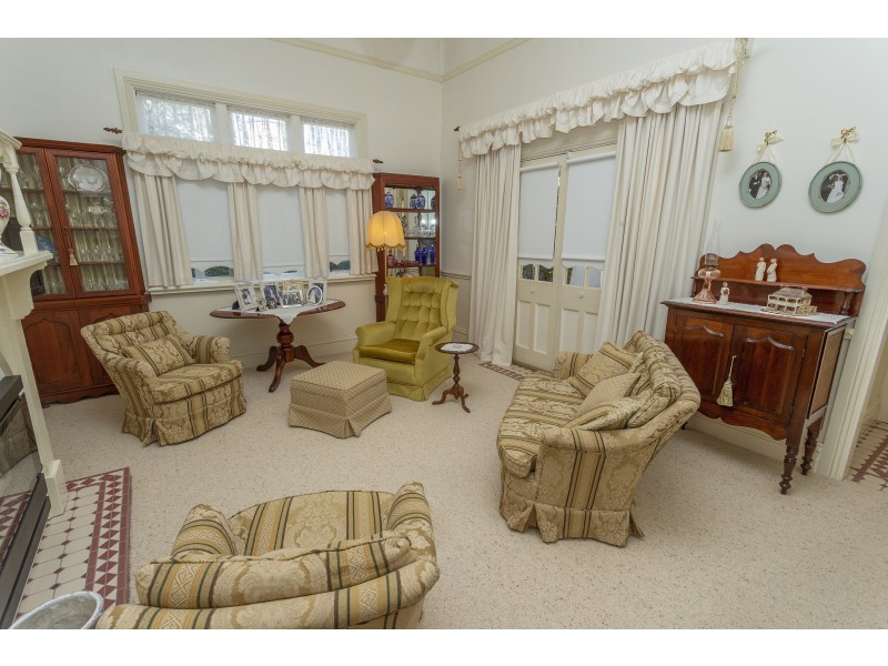 74 Wade Avenue, Leeton NSW 2705