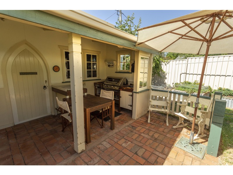 74 Wade Avenue, Leeton NSW 2705