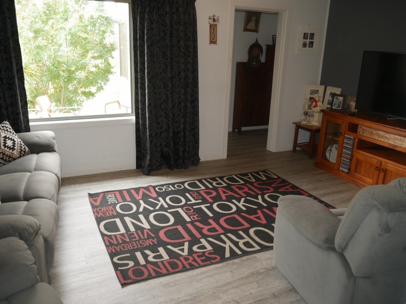 60 Railway Ave, Leeton NSW 2705