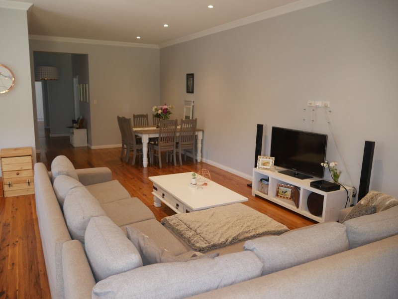 16 Yanco Avenue, Leeton NSW 2705