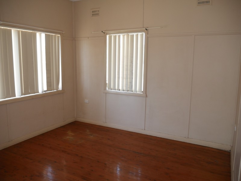 4 Banksia Avenue, Leeton NSW 2705