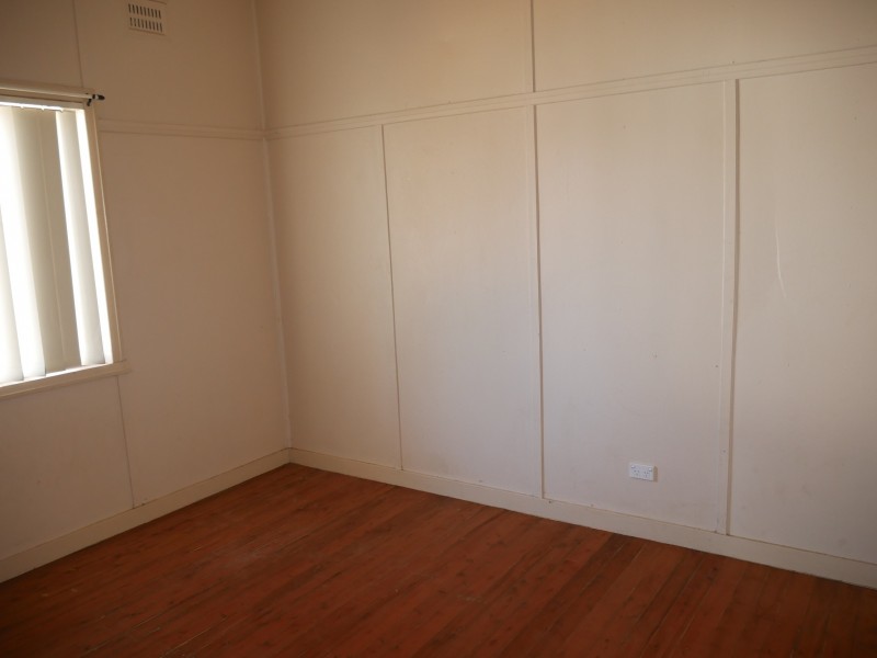 4 Banksia Avenue, Leeton NSW 2705