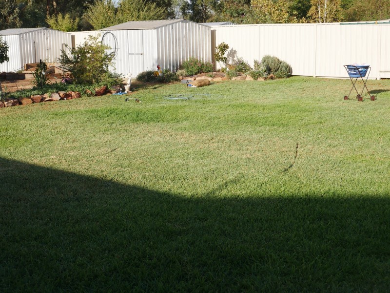 25 Golf Club Drive, Leeton NSW 2705