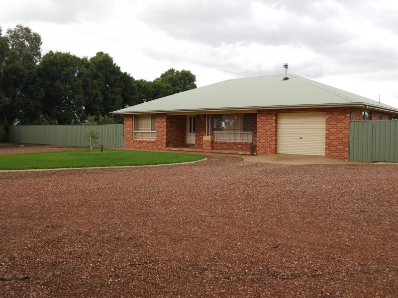 204 Vance Road, Leeton NSW 2705