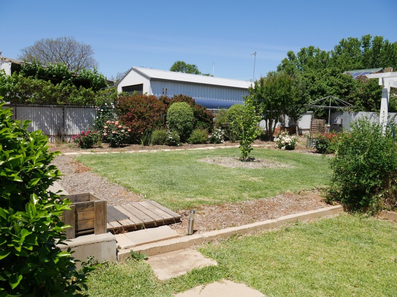 36 Riverine Street, Narrandera NSW 2700