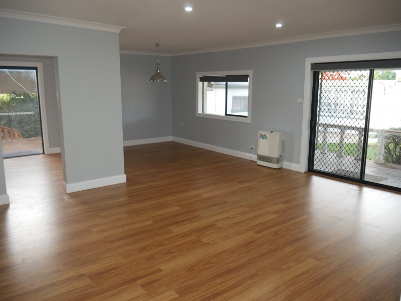 106 Wade Ave, Leeton NSW 2705