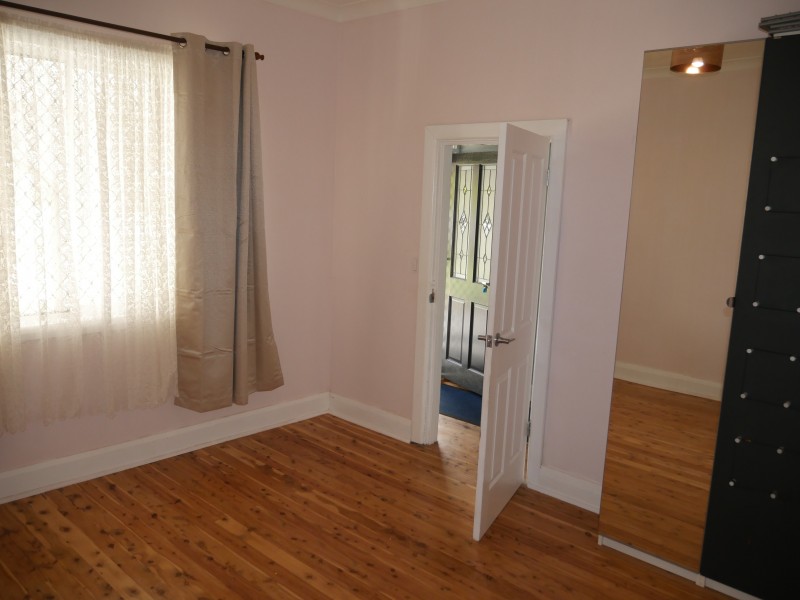 106 Wade Ave, Leeton NSW 2705