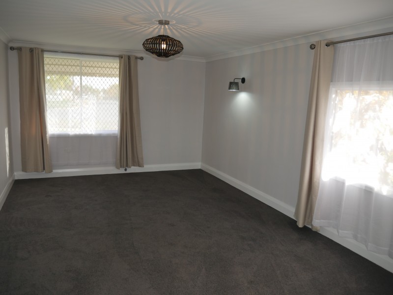 106 Wade Ave, Leeton NSW 2705