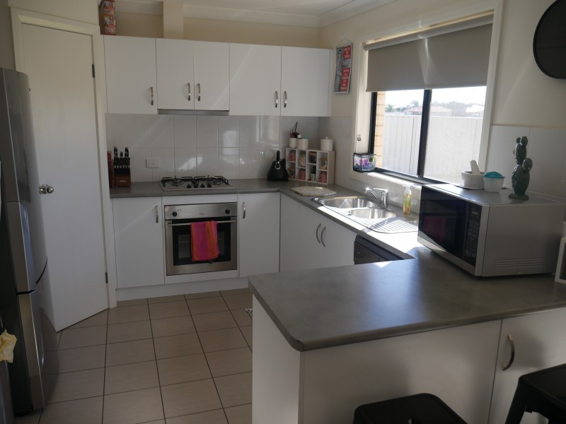 27 Lake Paddock Drive, Leeton NSW 2705