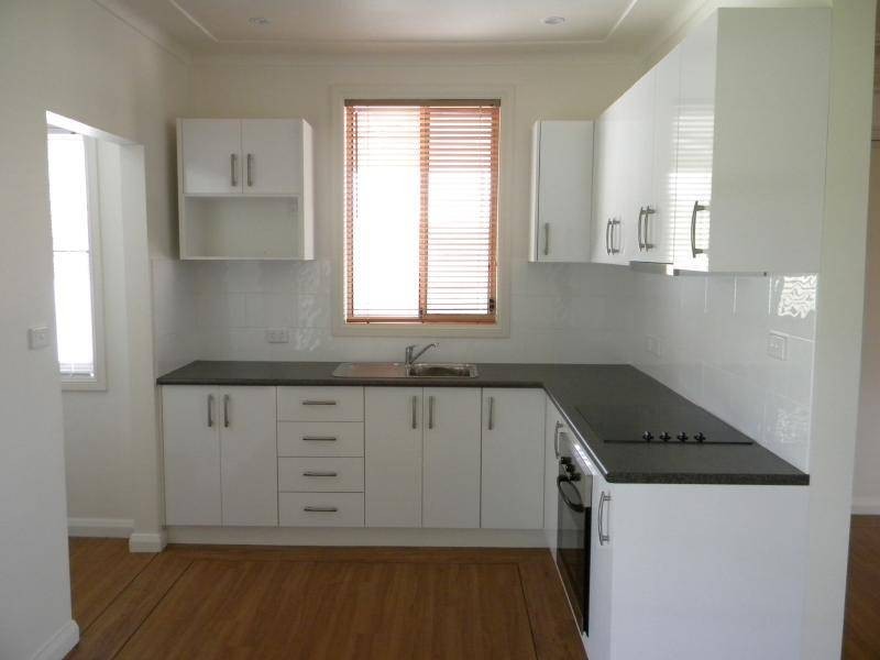 1 Teak Street, Leeton NSW 2705