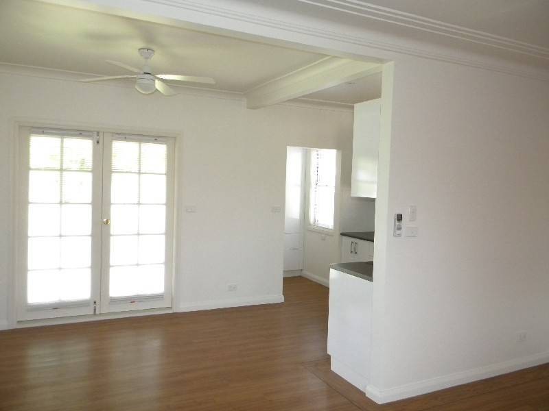 1 Teak Street, Leeton NSW 2705