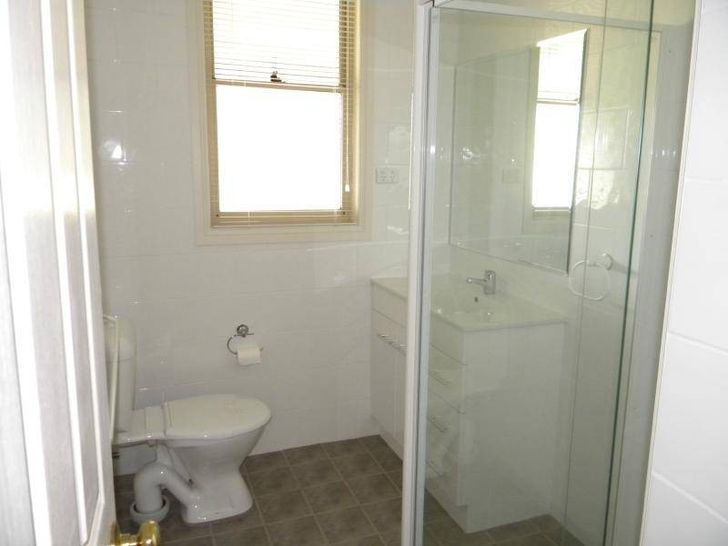 1 Teak Street, Leeton NSW 2705