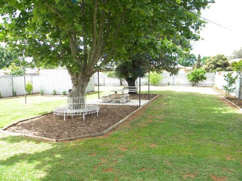 1 Teak Street, Leeton NSW 2705