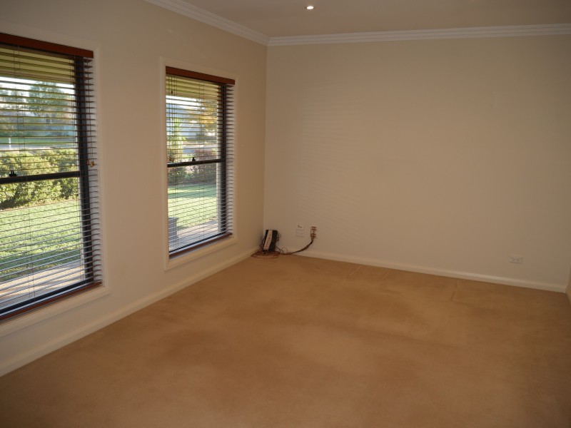 43 Grevillia Street, Leeton NSW 2705