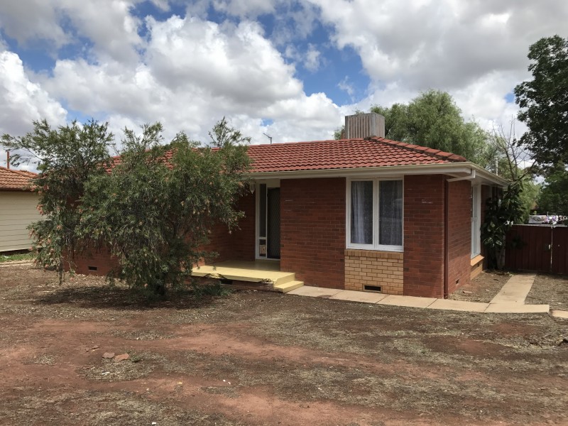 38 Wirilda Street, Leeton NSW 2705