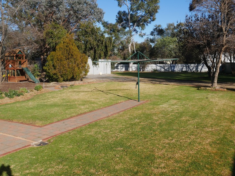 55-57 Daalbata Road, Leeton NSW 2705