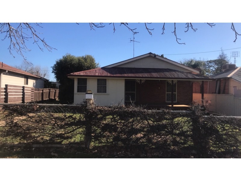 14 Argyle Street, Narrandera NSW 2700