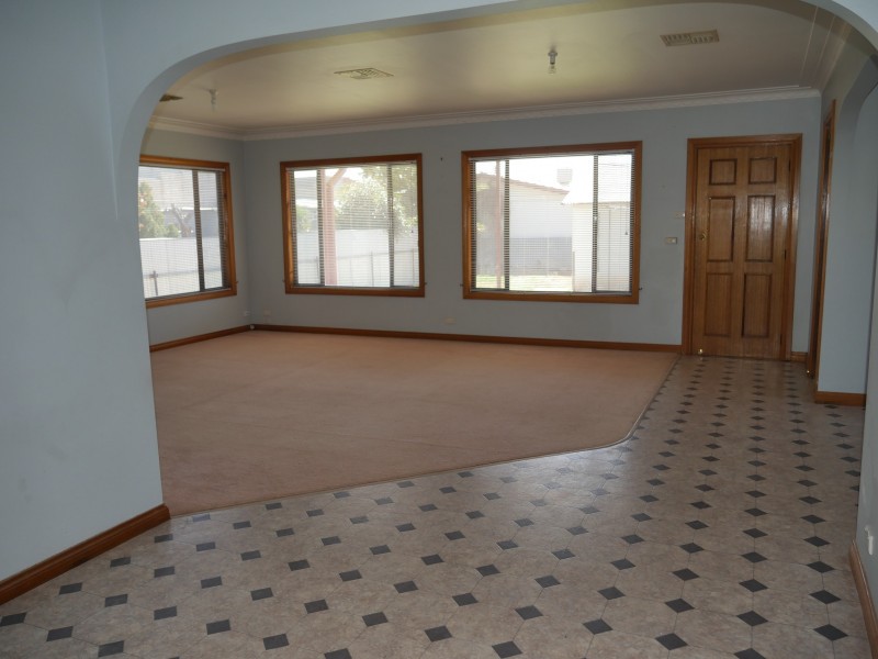 7 Box Street, Leeton NSW 2705