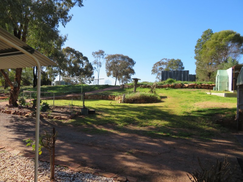 91 Deveril Road, Leeton NSW 2705